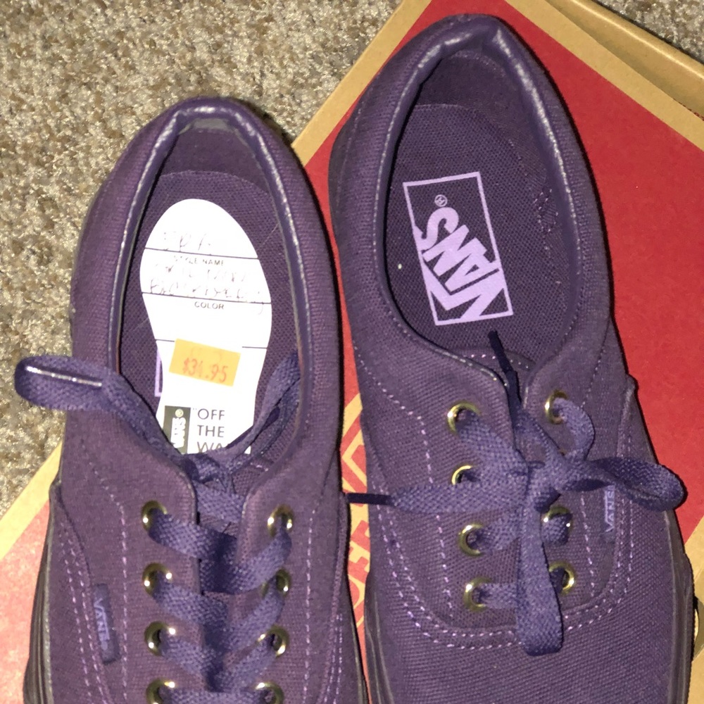 Vans - Picture 3 of 3